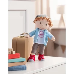 Haba Puppe Arne 30 Cm Stoffpuppe Mit Sportkleidung Spielpuppe Weichkörperpuppe -Spielzeug Geschäft xhab 305971 2 1280x1280