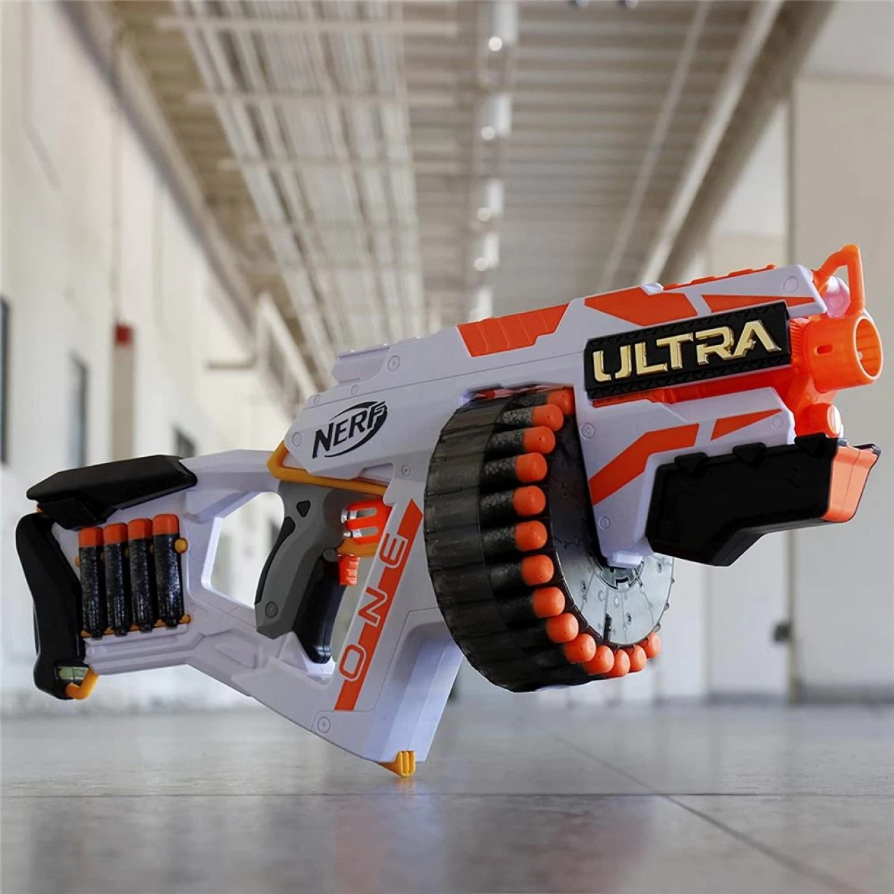 Hasbro Nerf Ultra One Motorized Blaster Weiterentwickeltes Design Trommelmagazin Mit Hoher Kapazität,25 Nerf Ultra Darts 8 Hasbro Nerf Ultra One Motorized Blaster Weiterentwickeltes Design Trommelmagazin Mit Hoher Kapazität,25 Nerf Ultra Darts – Bild 8