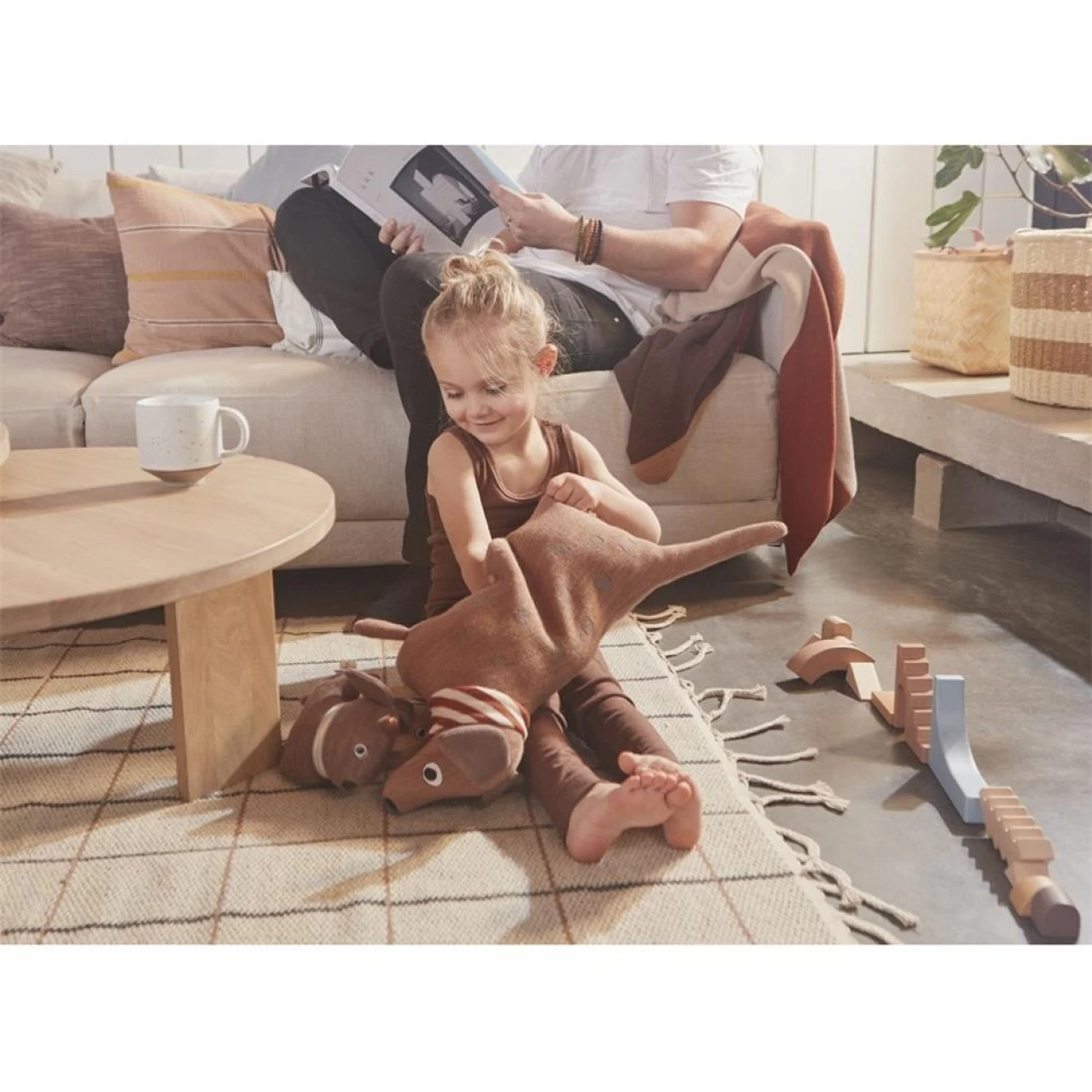 OYOY Hunsi Hund Welpen Coco & Max Stofftier Kuscheltier Baumwolle Braun 4 OYOY Hunsi Hund Welpen Coco & Max Stofftier Kuscheltier Baumwolle Braun – Bild 4