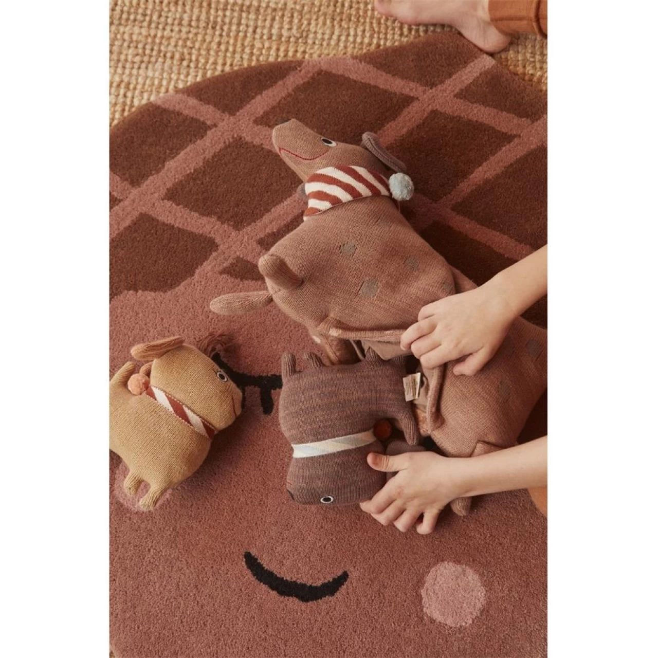 OYOY Hunsi Hund Welpen Coco & Max Stofftier Kuscheltier Baumwolle Braun 6 OYOY Hunsi Hund Welpen Coco & Max Stofftier Kuscheltier Baumwolle Braun – Bild 6