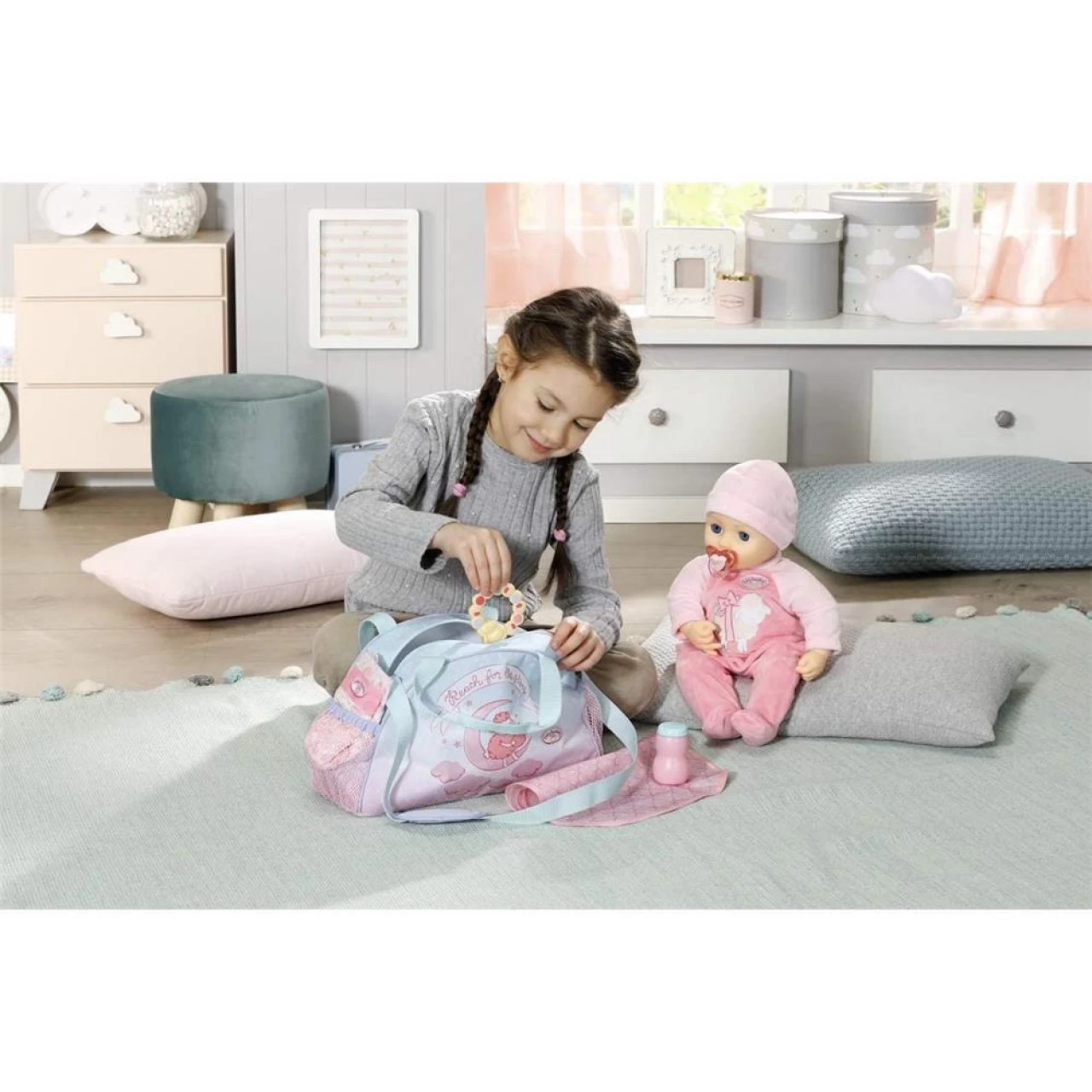 Zapf Creation 703151 Baby Annabell Wickeltasche Mit Wickelunterlage, Windel, Puderdose Und Beißring, Puppenzubehör 36-43 Cm 3 Zapf Creation 703151 Baby Annabell Wickeltasche Mit Wickelunterlage, Windel, Puderdose Und Beißring, Puppenzubehör 36-43 Cm – Bild 3