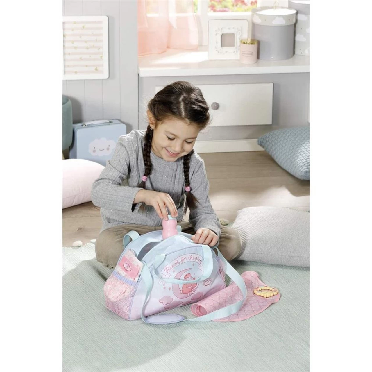 Zapf Creation 703151 Baby Annabell Wickeltasche Mit Wickelunterlage, Windel, Puderdose Und Beißring, Puppenzubehör 36-43 Cm 5 Zapf Creation 703151 Baby Annabell Wickeltasche Mit Wickelunterlage, Windel, Puderdose Und Beißring, Puppenzubehör 36-43 Cm – Bild 5